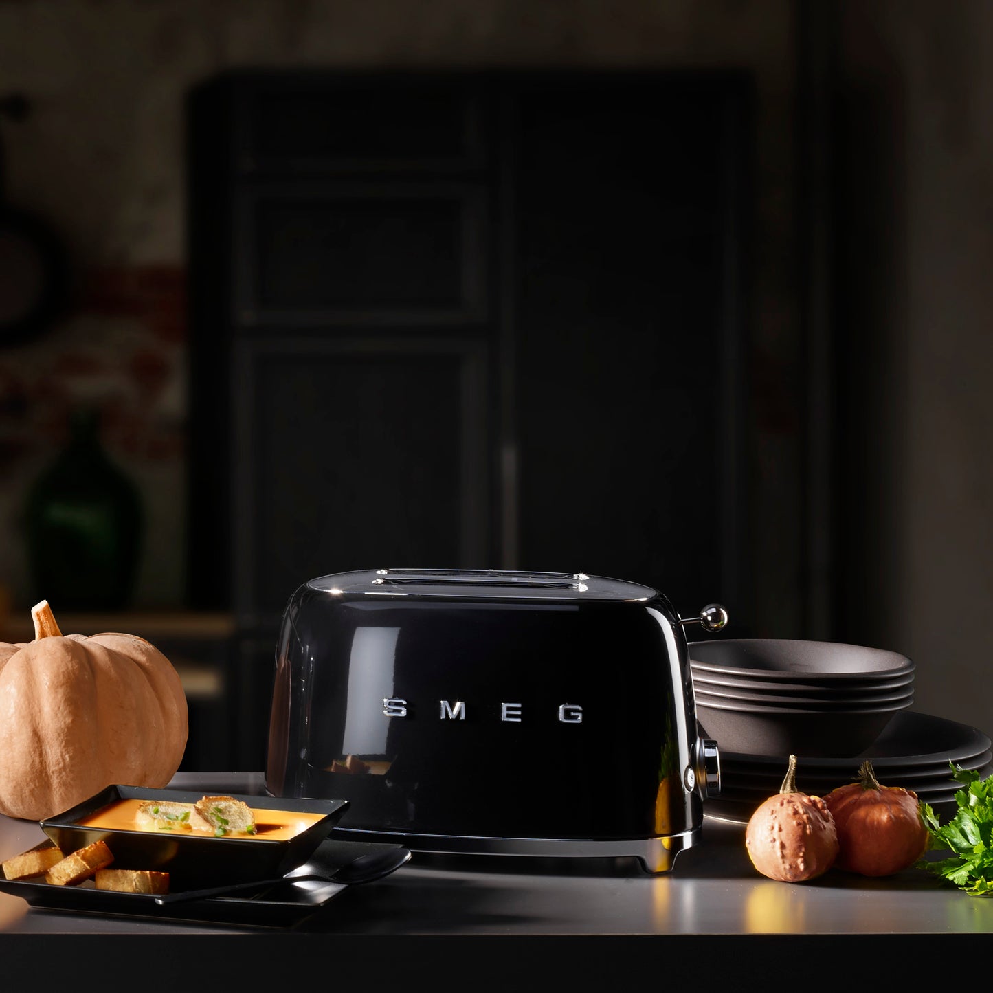 TOSTADORA SMEG 50´S RETRO STYLE 2R NEGRA TSF01BLAR